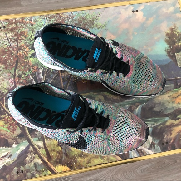 Nike flyknit racer running shoes - Picture 2 of 8